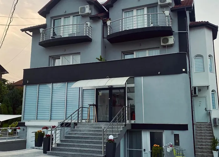 Greenhill Apartments
