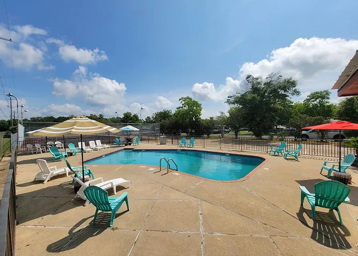 Twin Star Lodge
