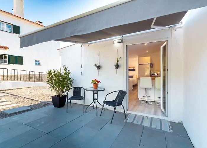 Moro'S Friends House - Cascais Hotel