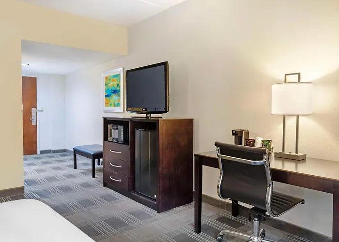 Best Western Hartford Hotel And Suites
