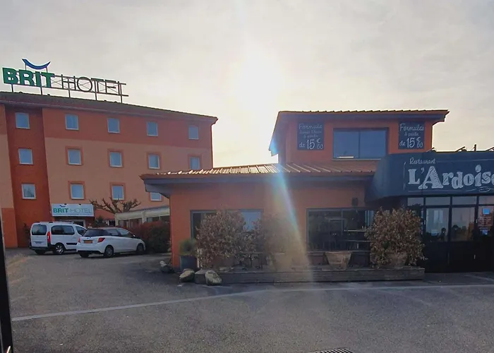 Brit Hotel Confort Montauban