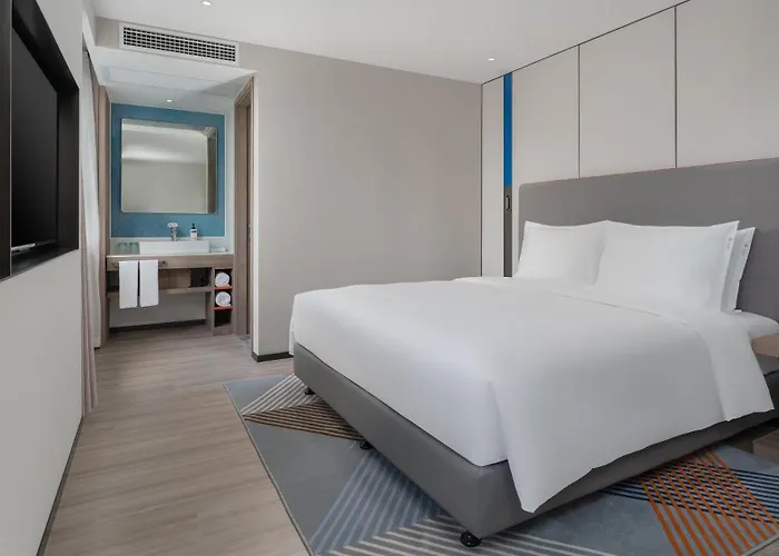 Holiday Inn Express Qingdao Shibei By Ihg
