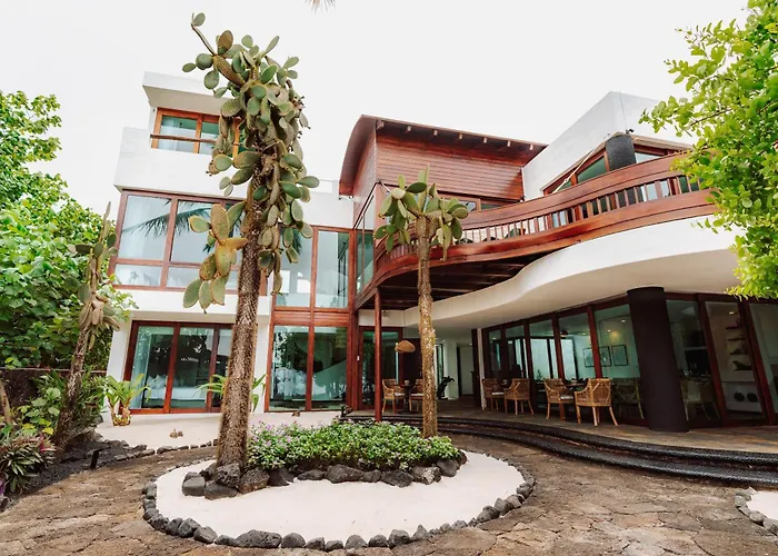 Villa Escalesia Galapagos Waterfront Hotel