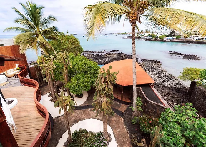 Villa Escalesia Galapagos Waterfront Hotel