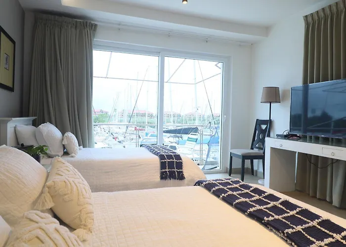 Marina Hotel At Shelter Bay