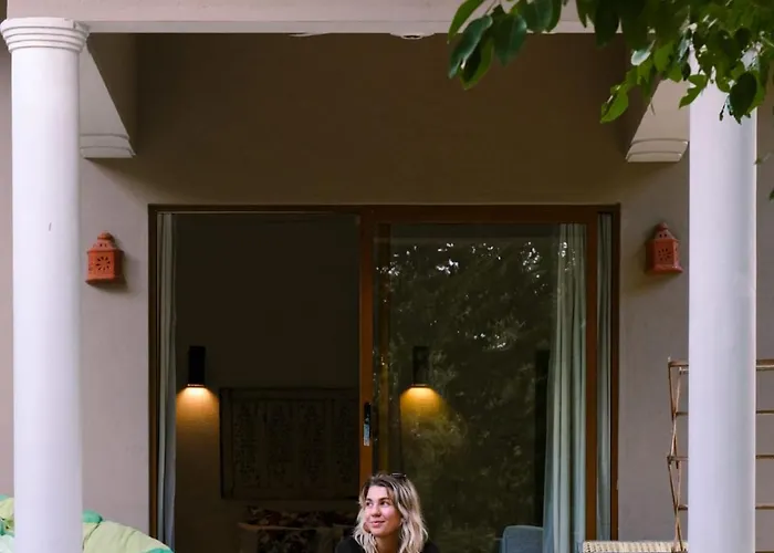 Nagenahira Beach Villa