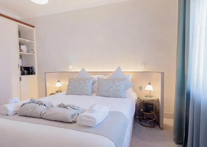 Tattersalls Hotel