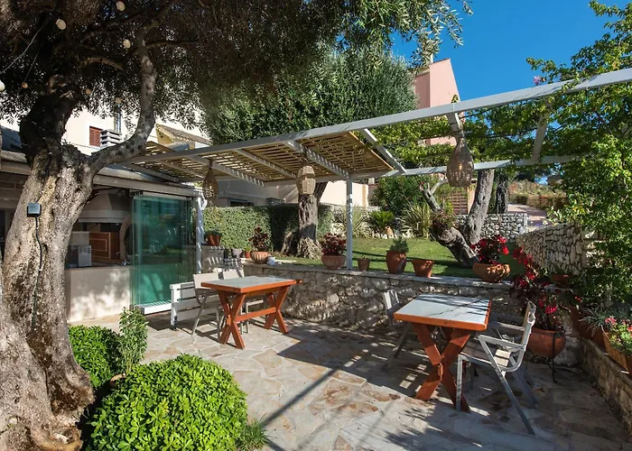 Hill Lofos Hotel