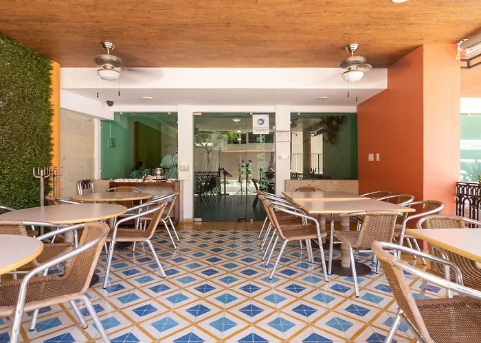 Hotel Azteca Inn