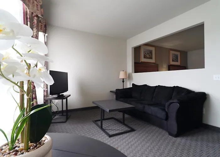 Bayvue Hotel, Resort & Suites