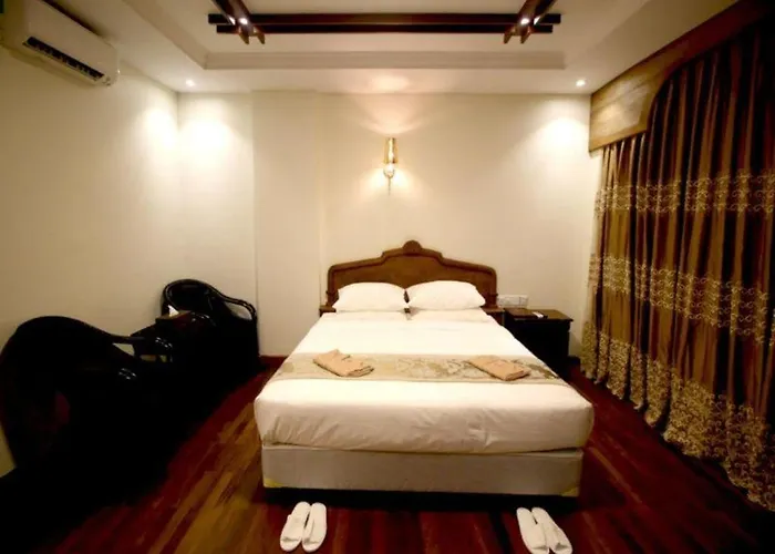 Famous Hotel Bagan