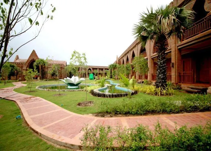 Famous Hotel Bagan