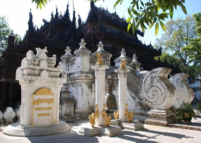 Yadanarpon Dynasty Hotel