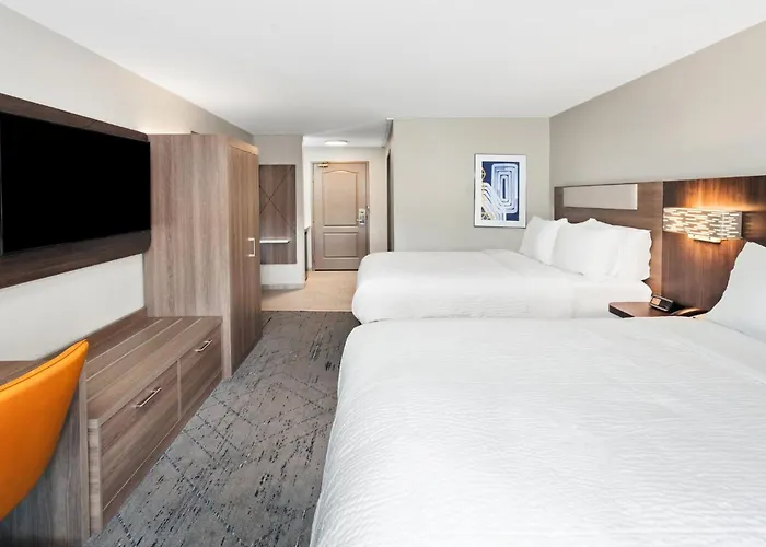 Holiday Inn Express & Suites Port Washington By Ihg