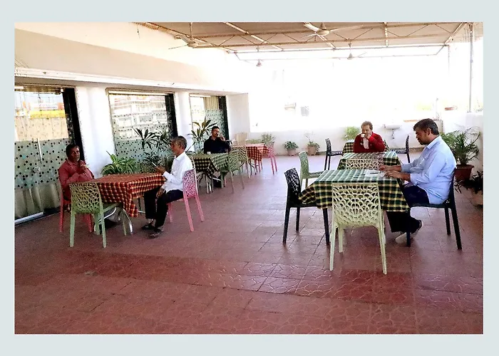 Hotel Girnar