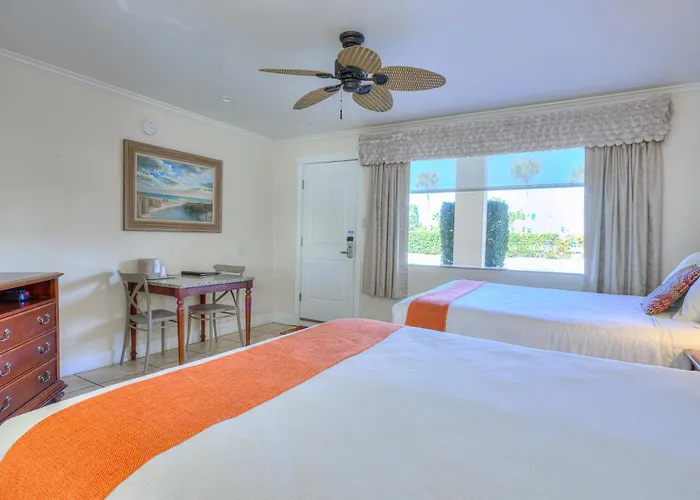 La Fiesta Ocean Inn & Suites