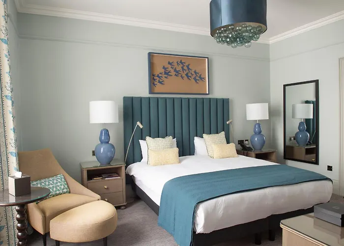 Bush Hotel Farnham