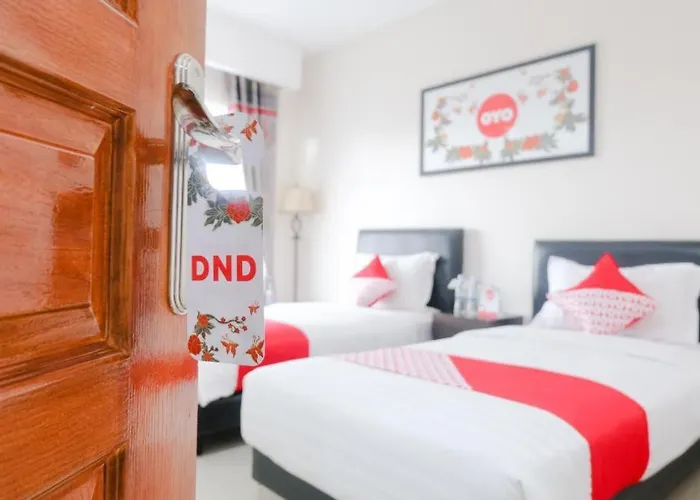 Oyo 696 Hasanah Guest House Syariah De Saphire