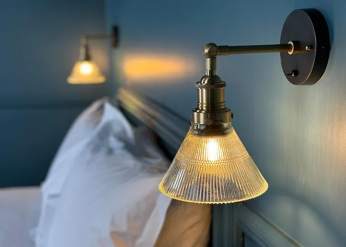 Rooms At The Quayside - Stylish En-Suite Rooms On Poole Quay All Fully Refurbed