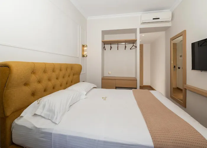 Aktaion City Hotel