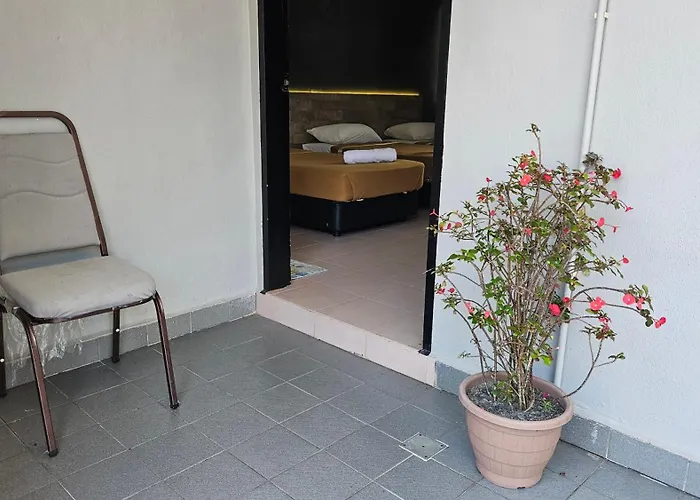 Dlayaran Hotel & Cafe