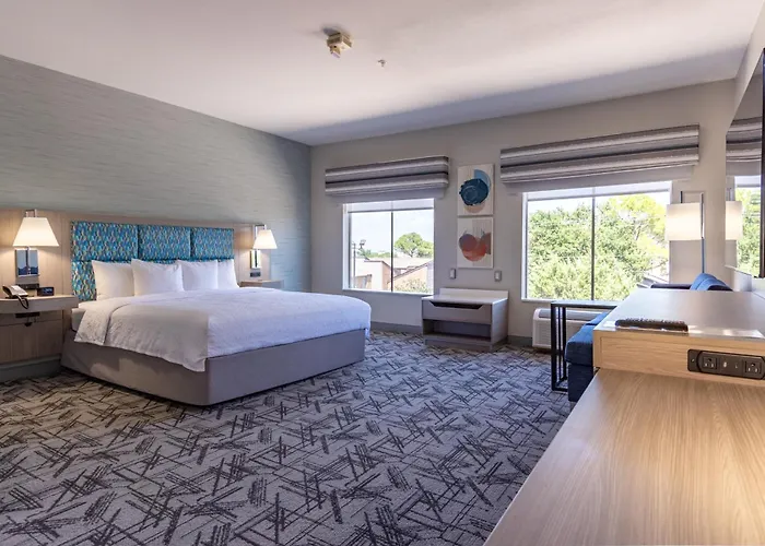 Hampton Inn&Suites Denton