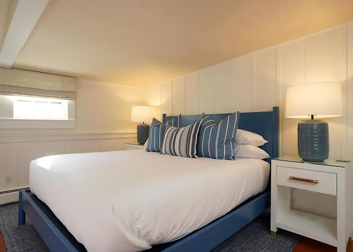 76 Main Ink Press Hotel