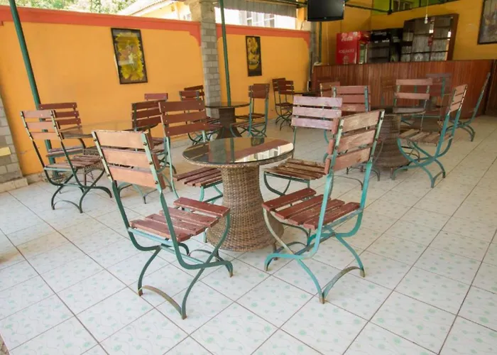 Parkview Safari Hotel & Apartments