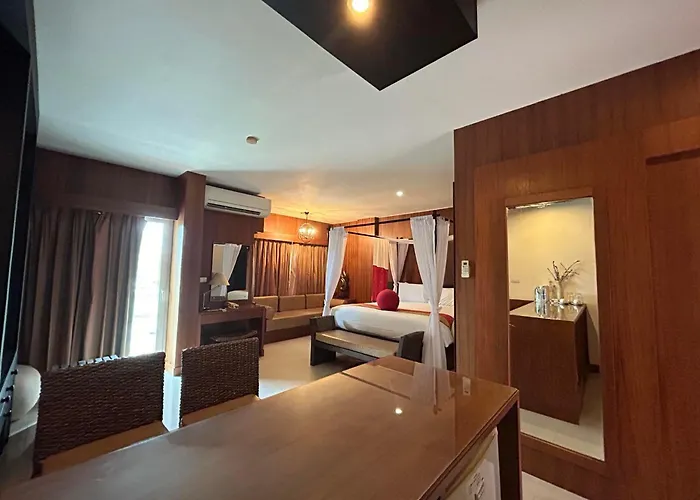 Benyada Lodge - Surin Beach