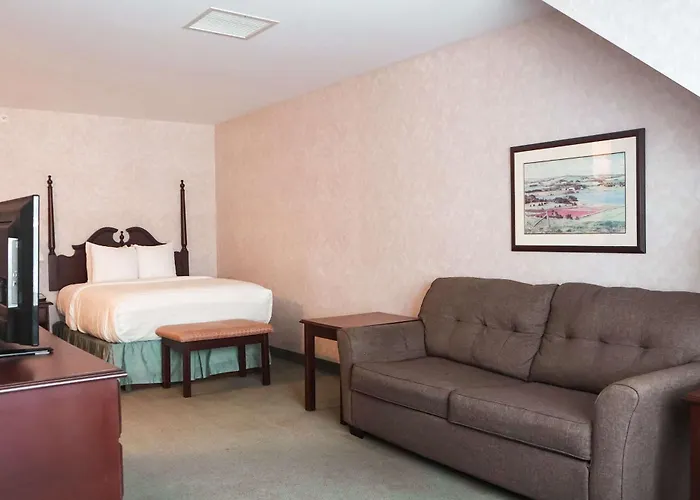 Quality Inn & Suites Charlottetown Downtown