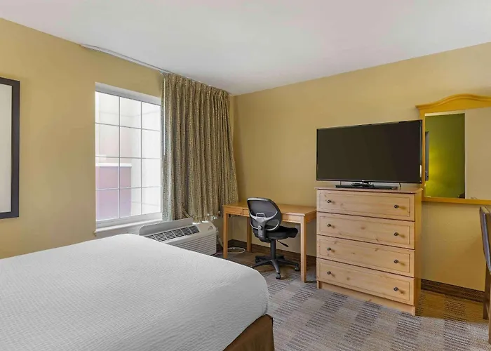 Studio 6 Extended Stay Chicago Vernon Hills Lincolnshire Il