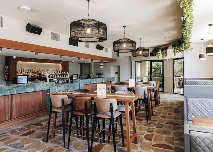 The Lakes Hotel