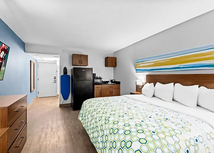 Hometowne Studios By Red Roof & Conference Center Cortland