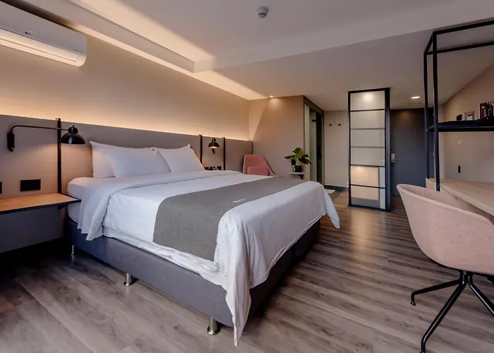 Lettera Hotel