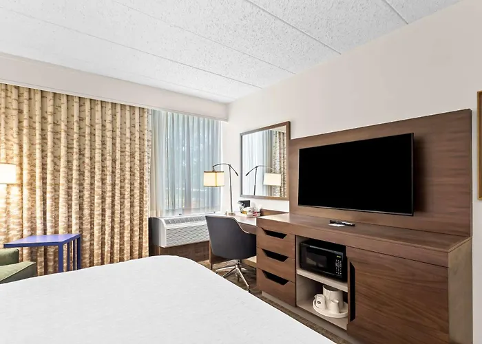 Hampton Inn Chicago-Naperville