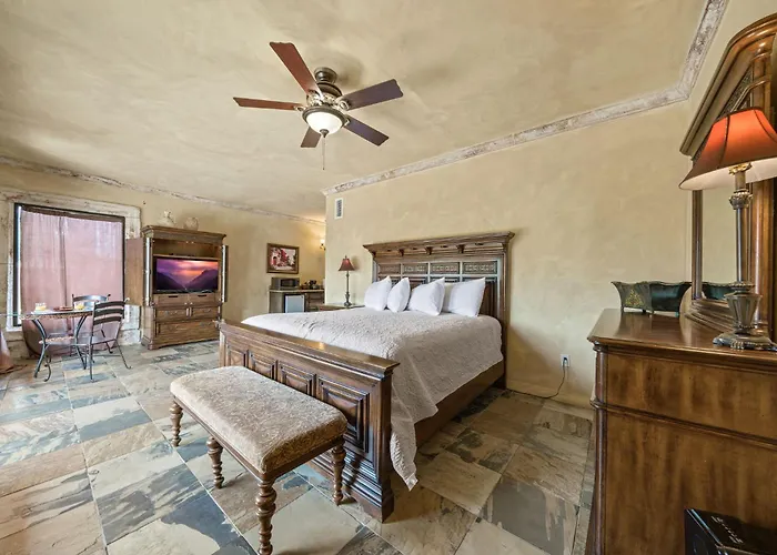 Blanco Riverside Cottages