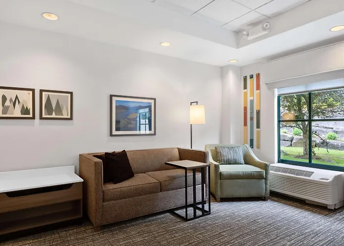Hampton Inn & Suites Lake George