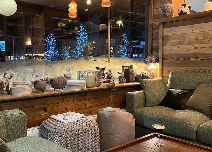 Everest Hotel
