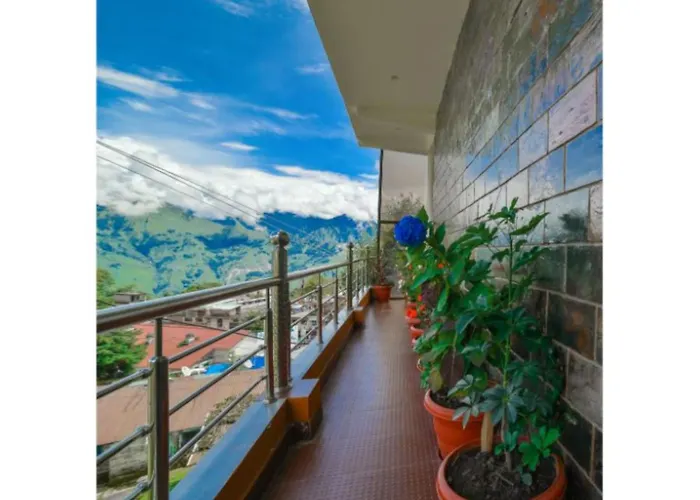 Goroomgo Bala Paradise Munsyari - Himalayan View Room