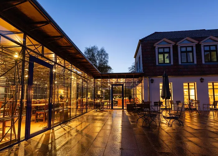 Gut Sarnow - Hotel, Restaurant und Reitanlage
