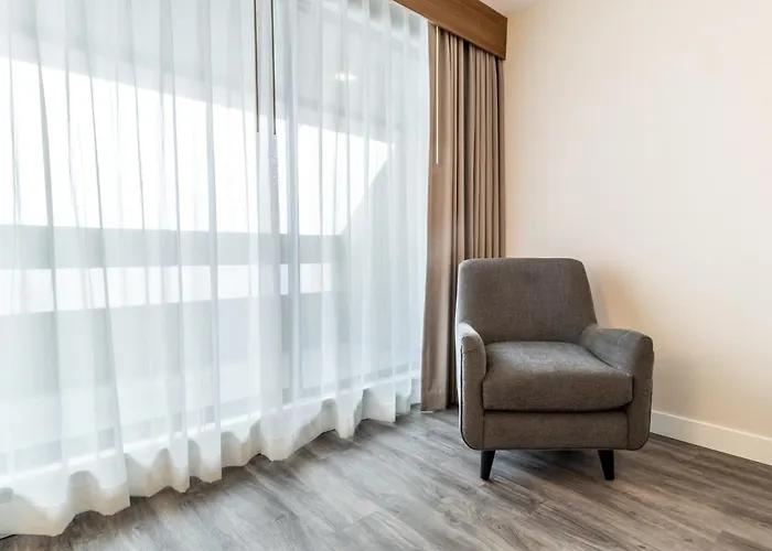 Atrium Hotel Vancouver