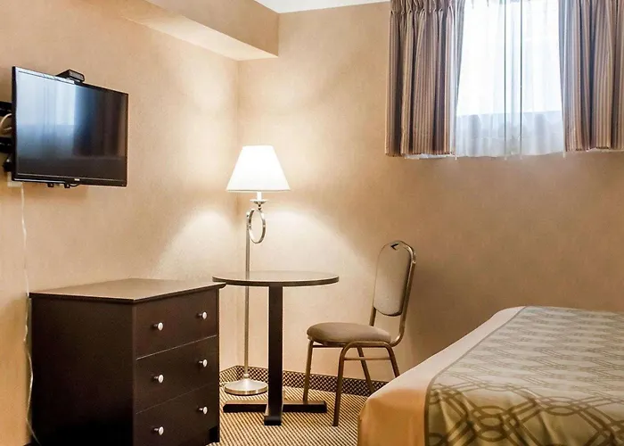 Woodstock Inn And Suites