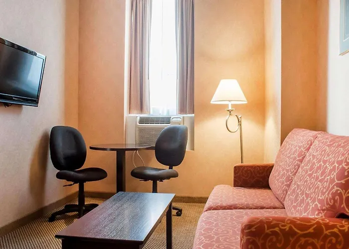 Woodstock Inn And Suites