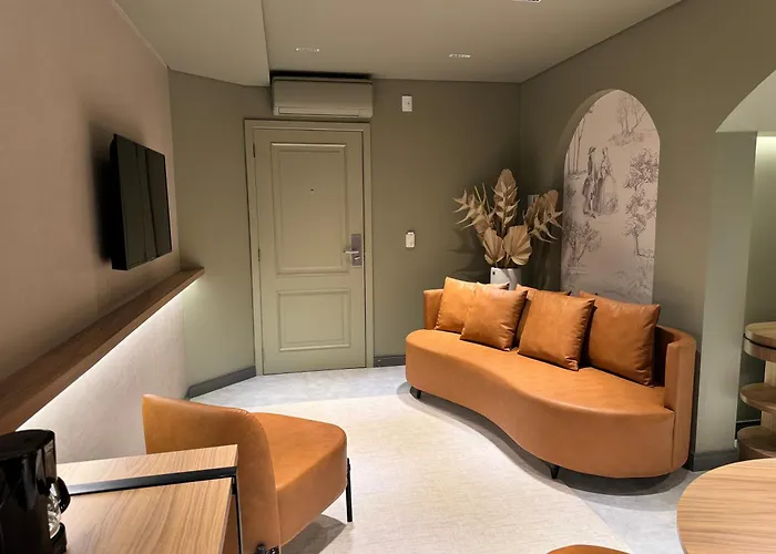 Mogano Premium Hotel - Eletroposto