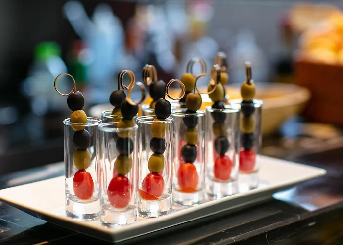Le Premier Hotel & Rooftop Bar