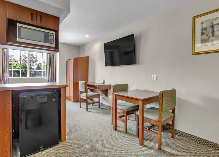The Block Hotel Bentonville