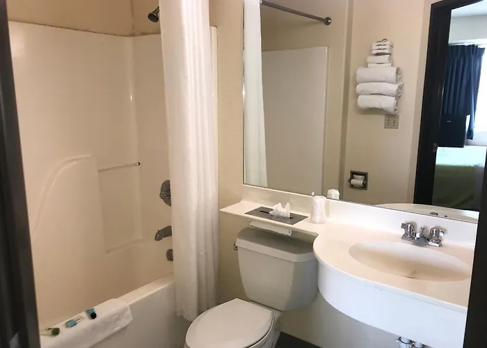 Chadron Inn & Suites