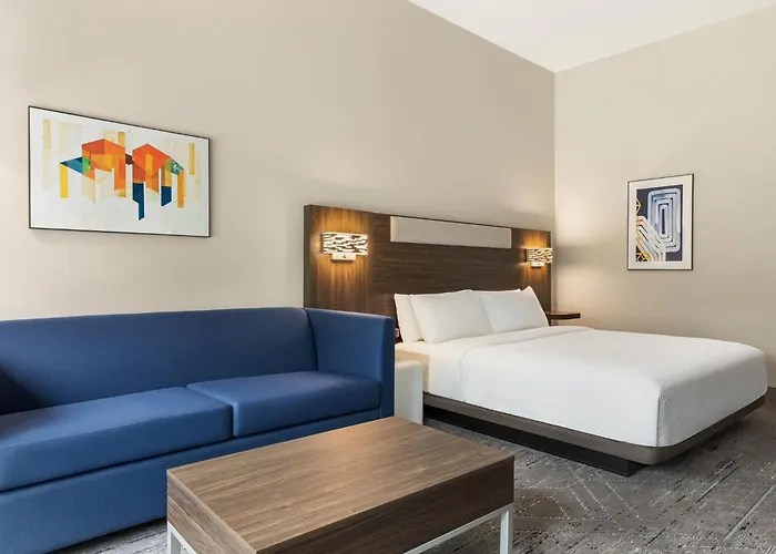 Holiday Inn Express & Suites Rhinelander By Ihg