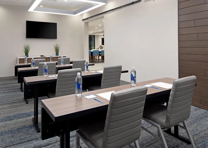 Holiday Inn Express&Suites - Valencia - Santa Clarita, an IHG Hotel