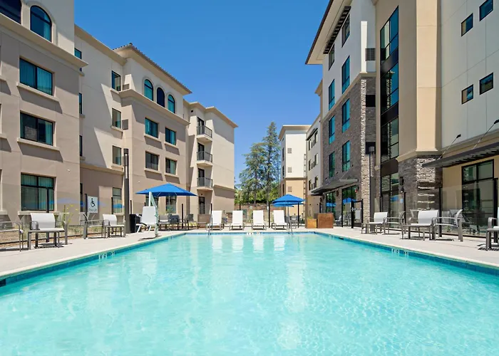 Holiday Inn Express&Suites - Valencia - Santa Clarita, an IHG Hotel